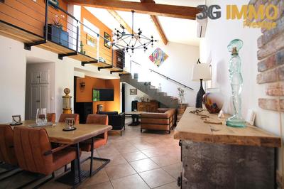 Villa - 180 m² - 8 pièces