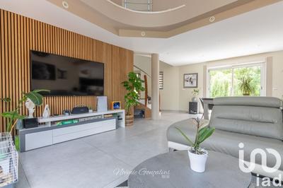 Maison - 182 m² - 7 pièces