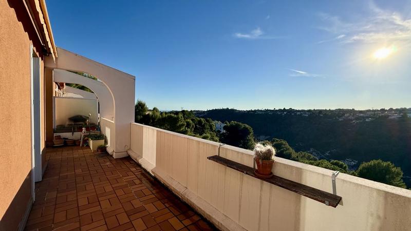 Appartement - 99 m² - 5 pièces