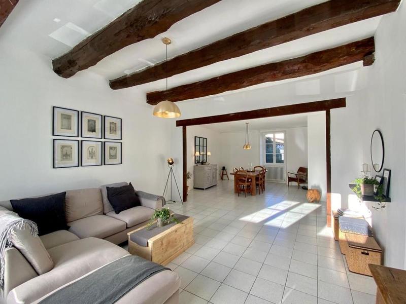 Maison - 220 m² - 6 pièces