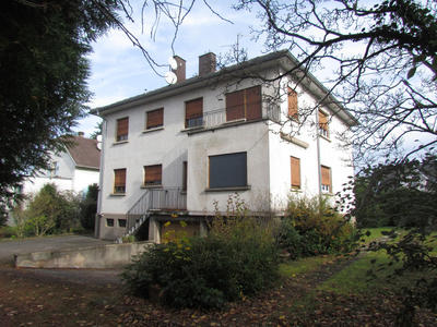 Maison - 213 m² - 12 pièces