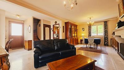 Maison - 102 m² - 5 pièces