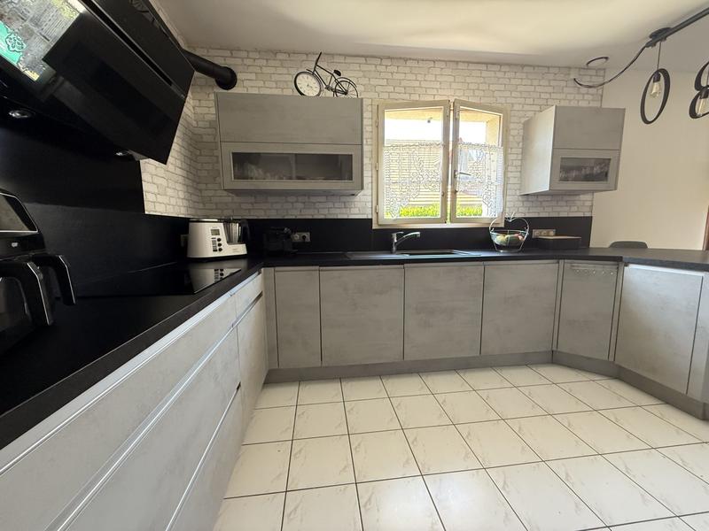 Maison traditionnelle - 130 m² - 8 pièces