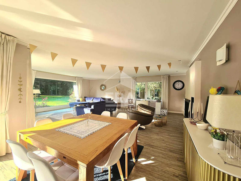 Demeure - 310 m² - 20 pièces