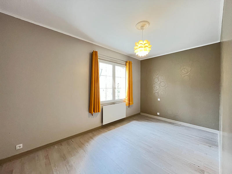 Maison - 177 m² - 7 pièces