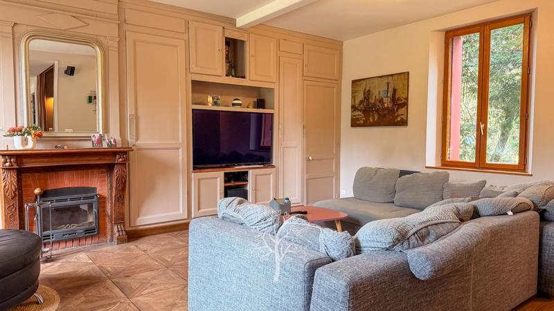 Maison - 248 m² - 7 pièces