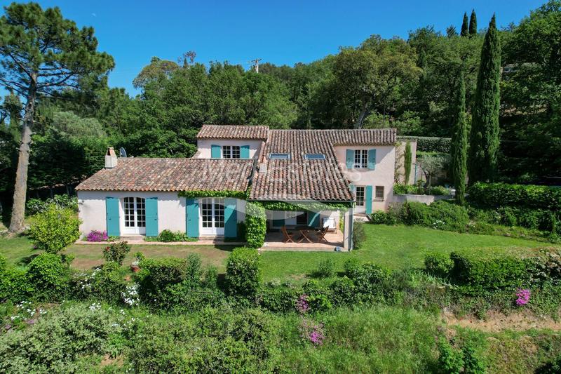 Villa - 240 m² - 5 pièces