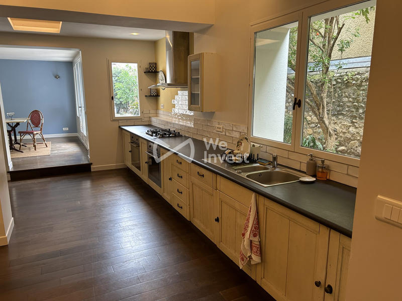 Maison - 185 m² - 10 pièces