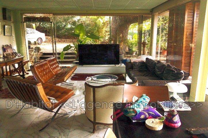 Villa - 264 m² - 6 pièces