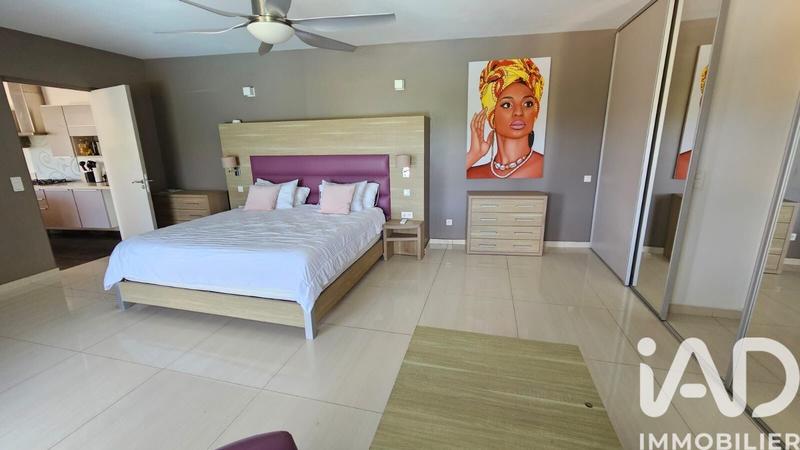 Maison - 994 m² - 15 pièces