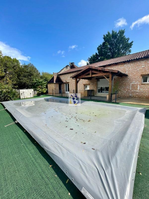 Maison en pierre - 181 m² - 7 pièces