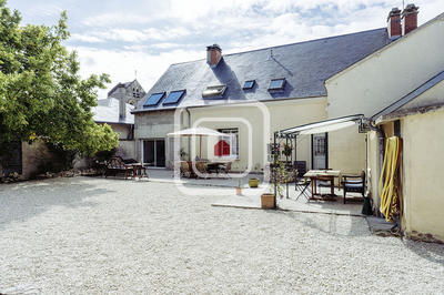 Maison - 222 m² - 8 pièces