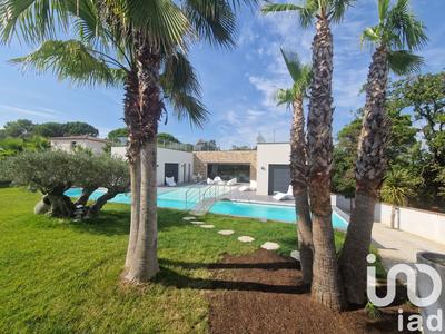 Maison - 210 m² - 4 pièces