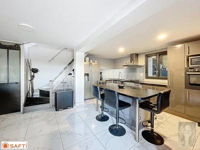 Maison - 136 m² - 6 pièces