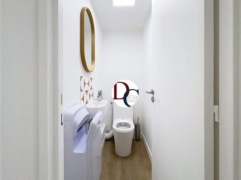 Bureau - 131 m² - 8 pièces