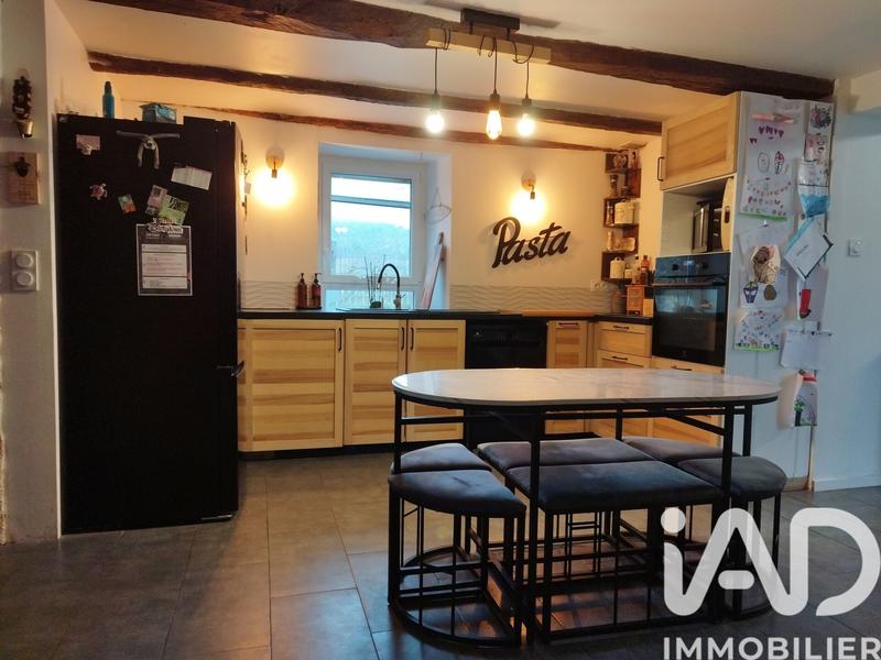 Maison - 214 m² - 9 pièces