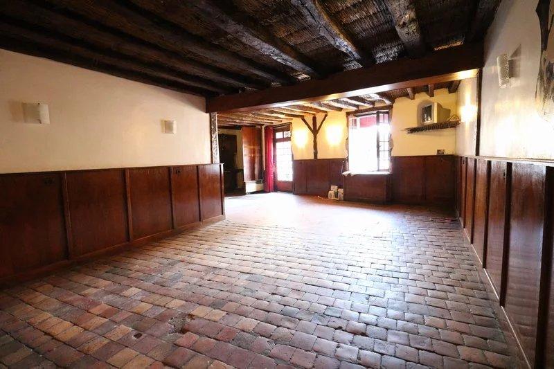 Maison - 370 m² - 11 pièces