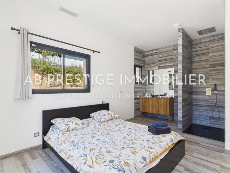 Maison - 180 m² - 5 pièces