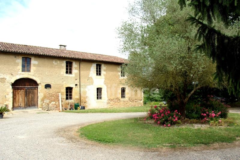 Château - 815 m² - 15 pièces