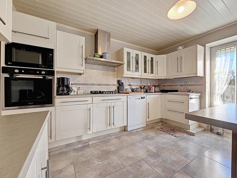 Maison - 200 m² - 7 pièces