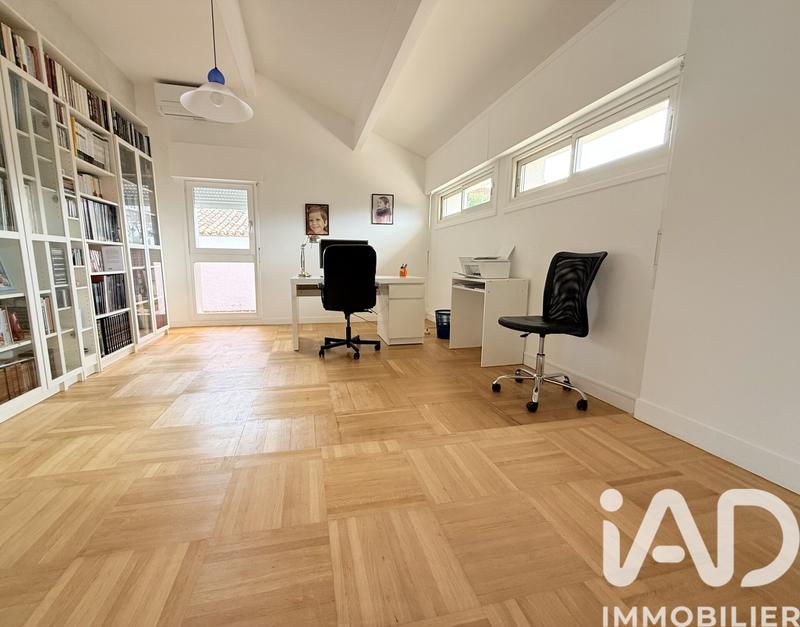 Maison - 271 m² - 9 pièces