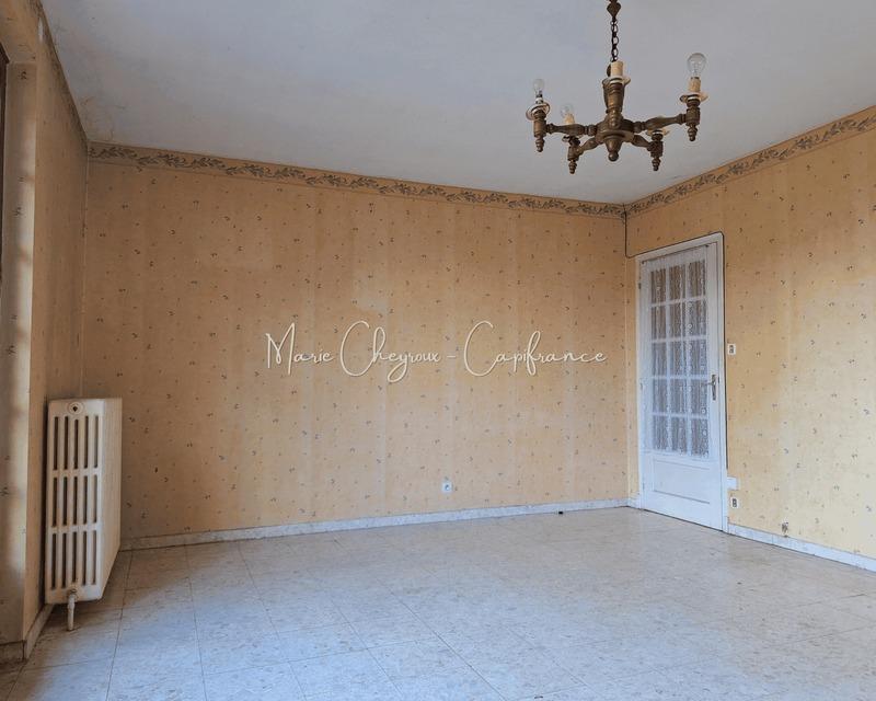 Maison - 137 m² - 5 pièces