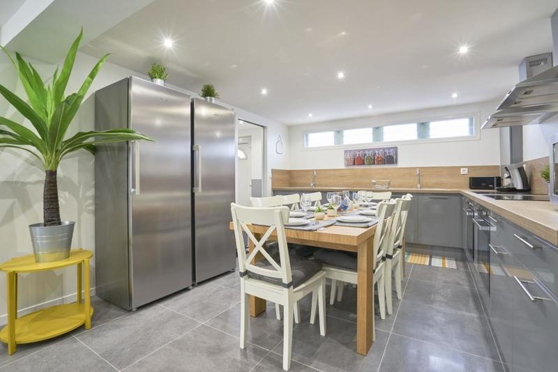 Maison - 145 m² - 9 pièces