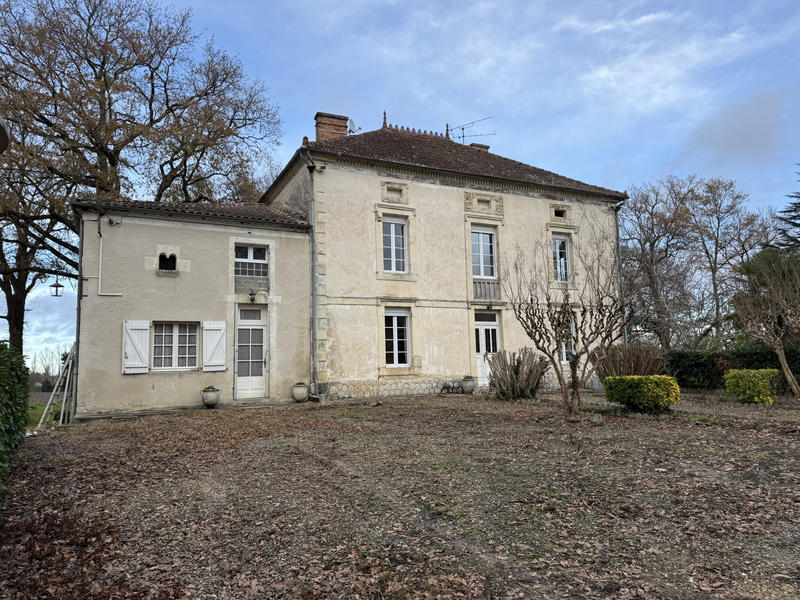 Maison - 217 m² - 9 pièces