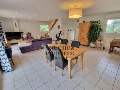 Maison - 144 m² - 7 pièces