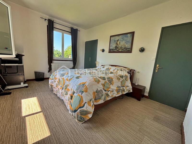 Maison - 240 m² - 9 pièces