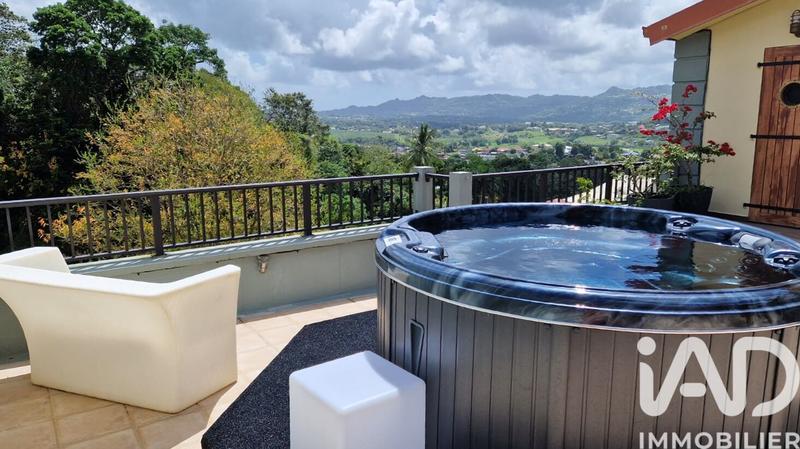 Appartement - 93 m² - 4 pièces