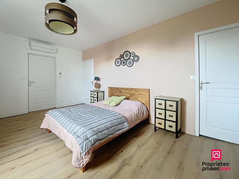 Maison - 343 m² - 11 pièces