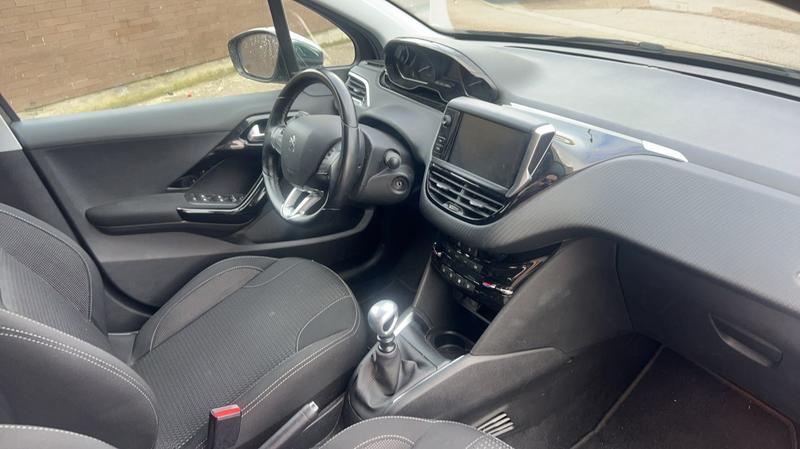 Peugeot 208 1 1.2 PureTech 110 Allure - 5 places