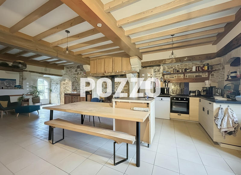 Maison - 224 m² - 6 pièces
