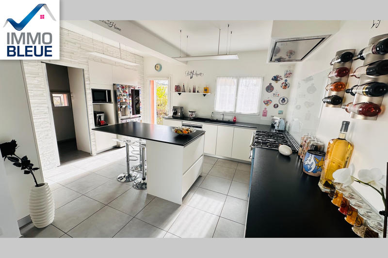 Maison - 270 m² - 7 pièces