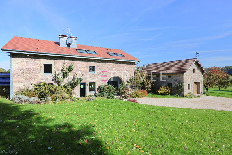 Maison - 300 m² - 12 pièces