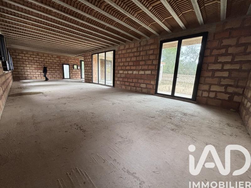 Maison - 228 m² - 5 pièces