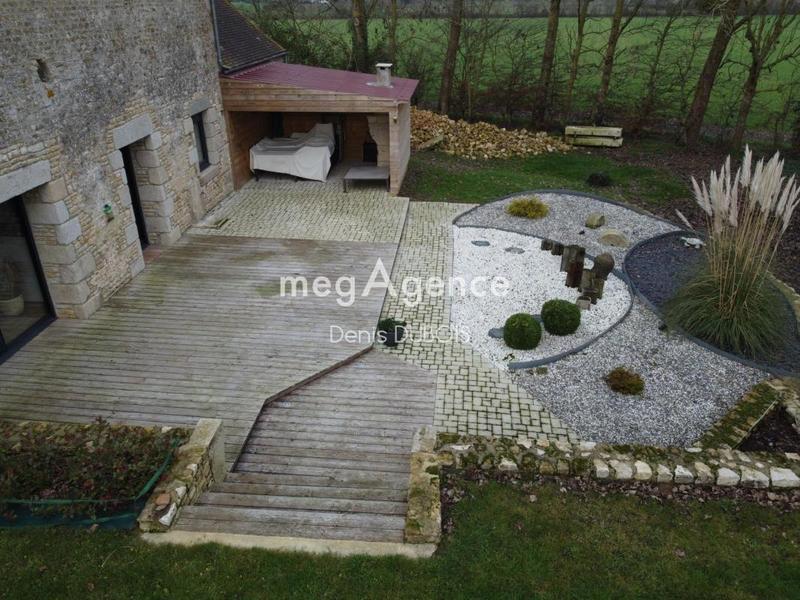 Maison - 360 m² - 10 pièces