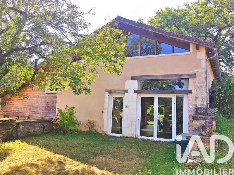 Maison - 1 220 m² - 28 pièces