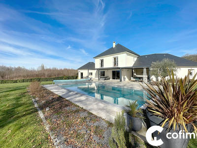 Maison - 190 m² - 8 pièces