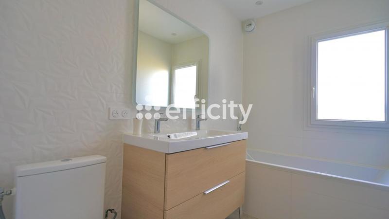 Maison - 97 m² - 5 pièces