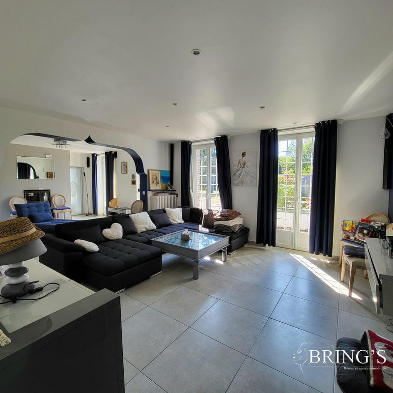 Maison - 206 m² - 8 pièces