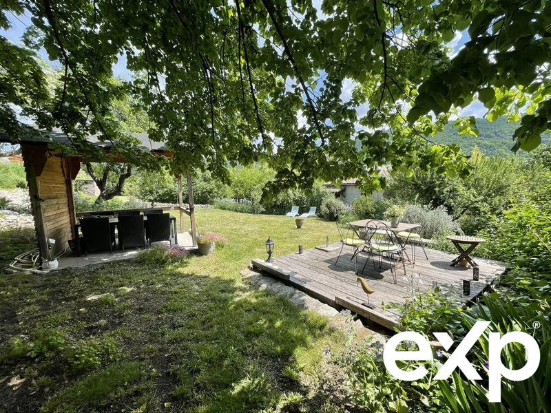 Maison traditionnelle - 108 m² - 4 pièces