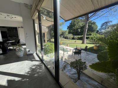 Villa - 200 m² - 5 pièces