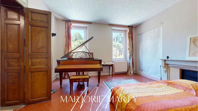 Propriété - 490 m² - 13 pièces