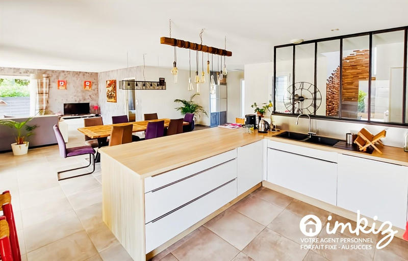 Maison - 140 m² - 5 pièces