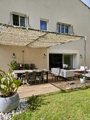 Maison - 236 m² - 8 pièces