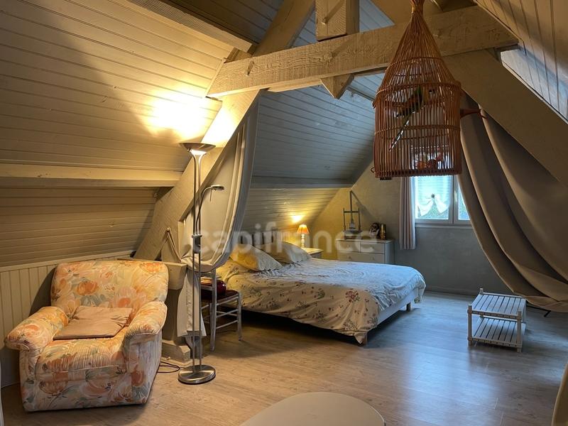 Maison - 305 m² - 9 pièces