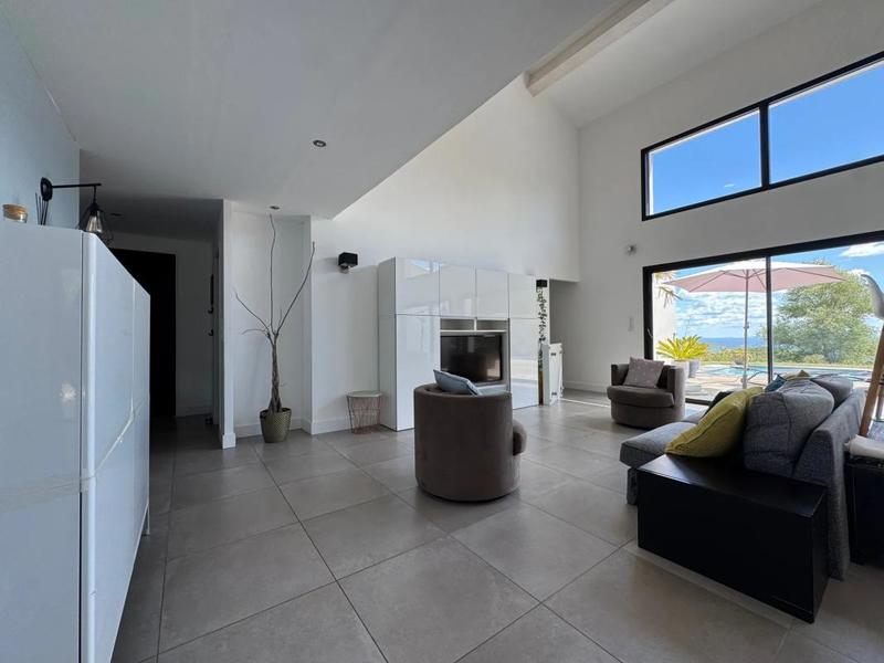 Maison - 187 m² - 7 pièces