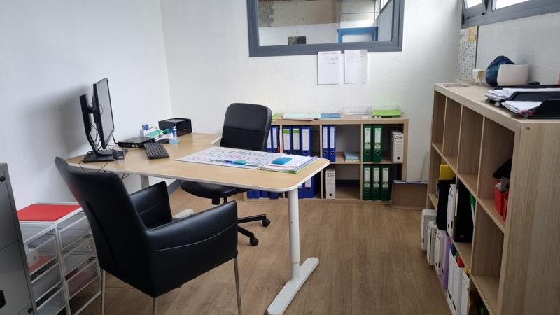 Entrepôt - 252 m² - 4 pièces